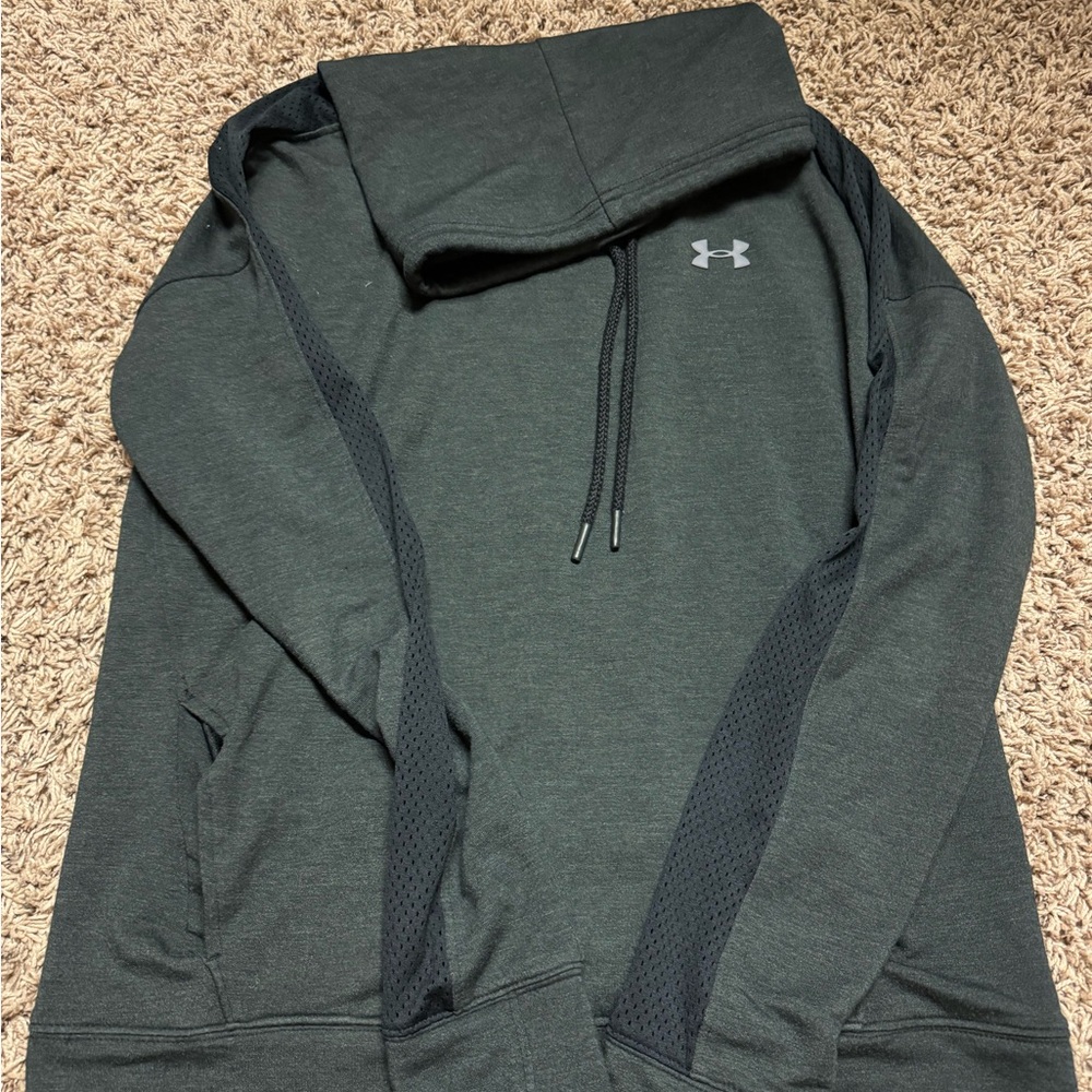 Under Armor sweatshirt